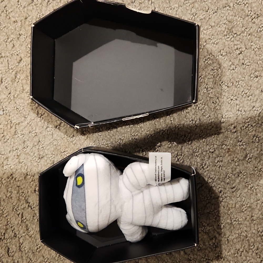 NEW Deddy Bear plush mummy. "BUNDLE".  New in box (coffin)